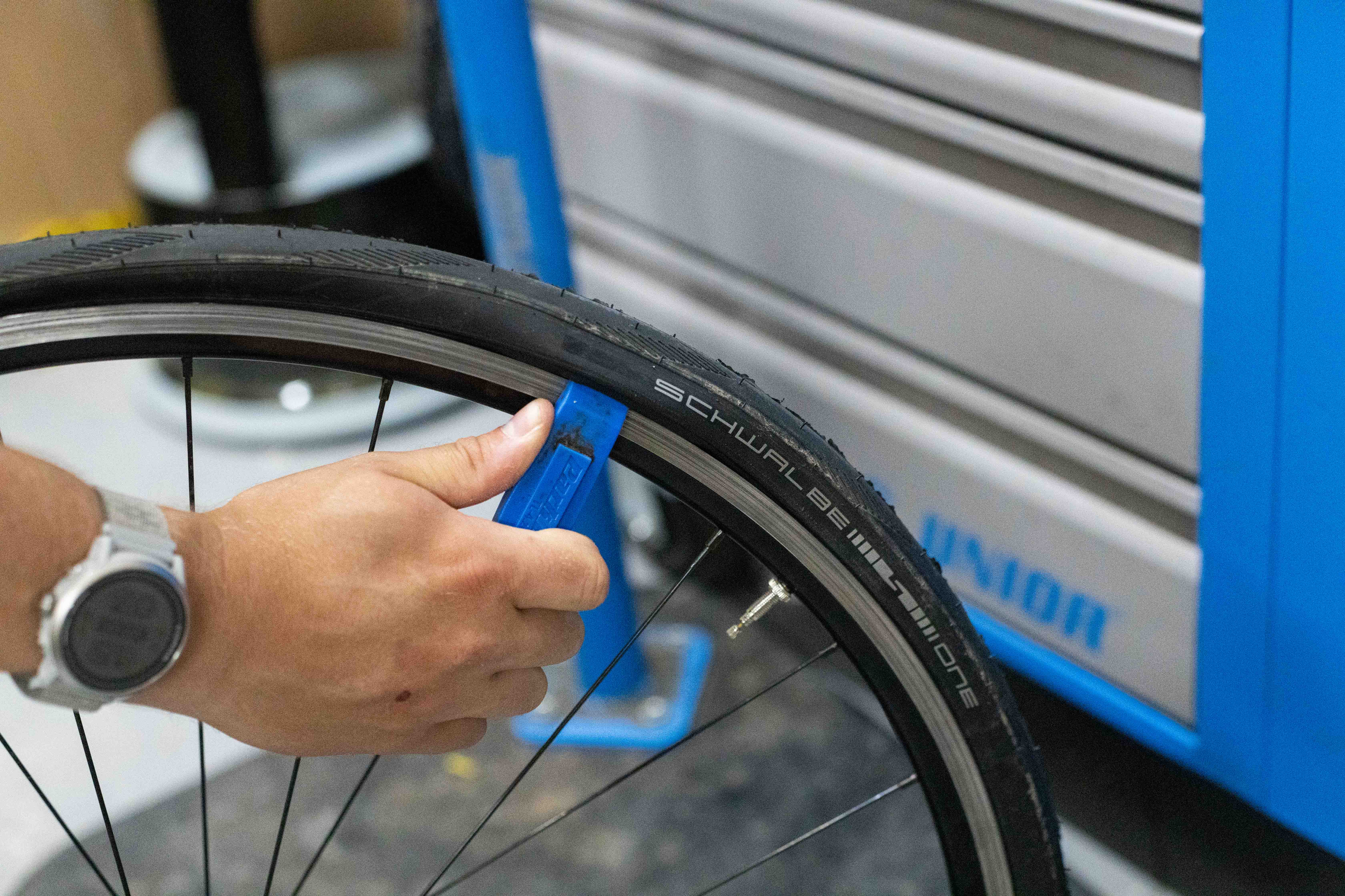 Removing a Schwalbe One tyre off a rim Removing a Schwalbe One tyre off a rim