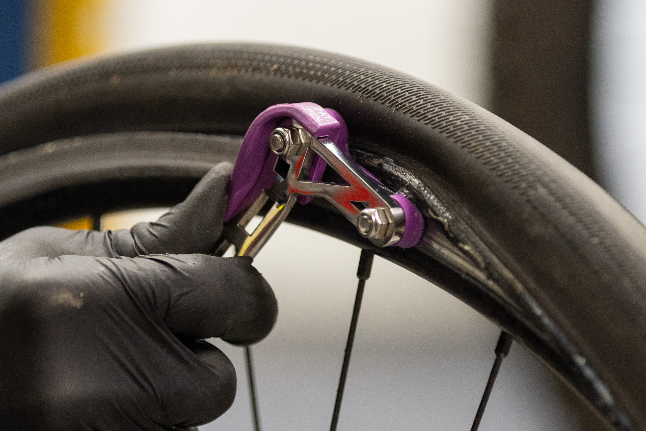 Smart Lever tyre lever in the workshop