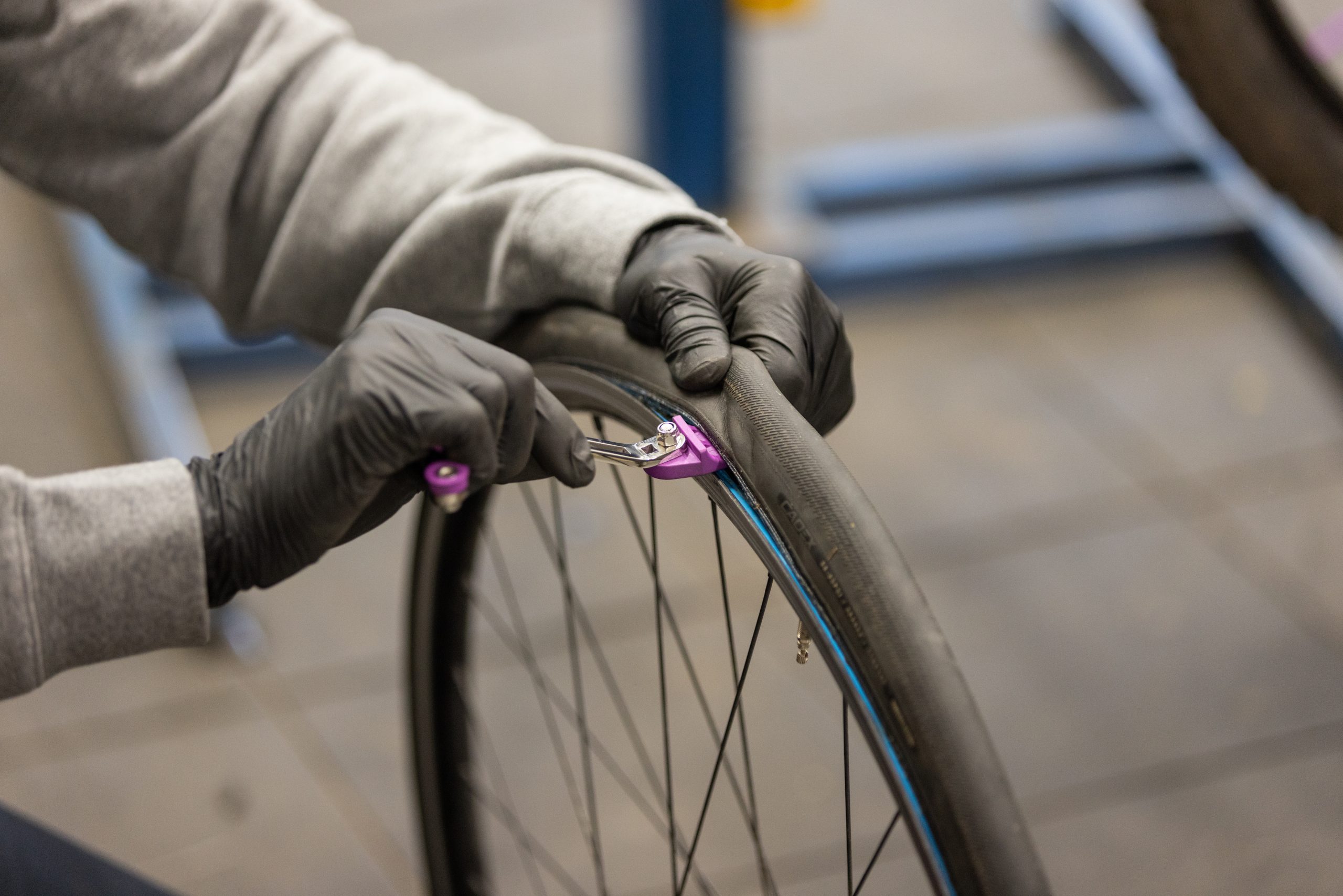 Smart Lever tyre lever in the workshop