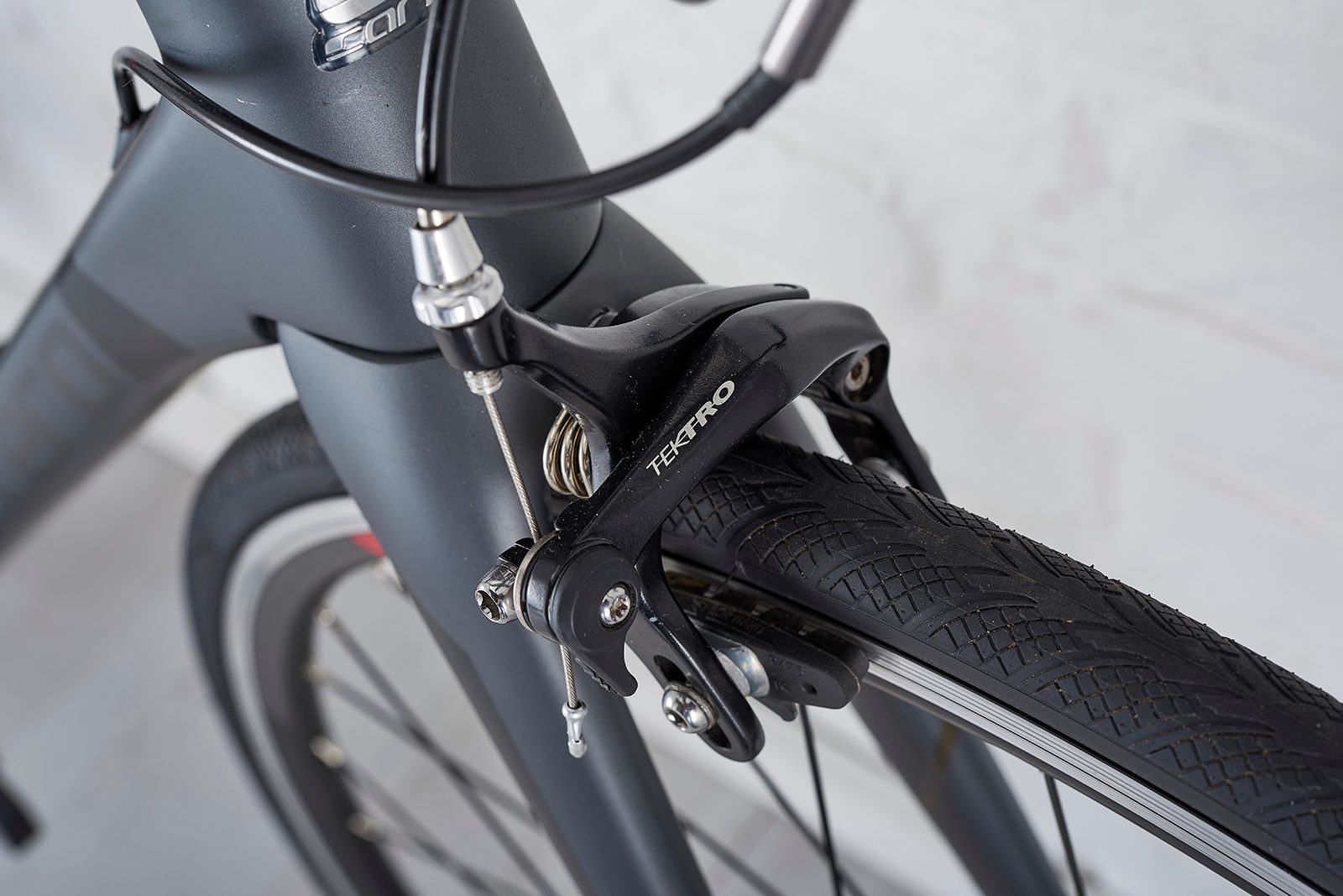 Tektro R315 rim brakes on the Carrera Virago road bike