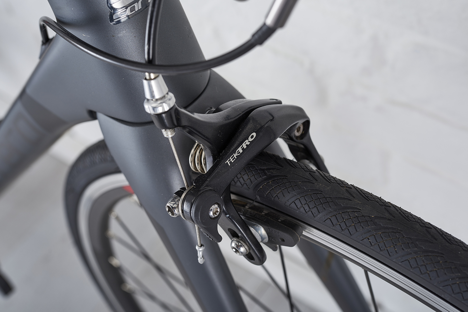 Tektro R315 rim brakes on the Carrera Virago road bike