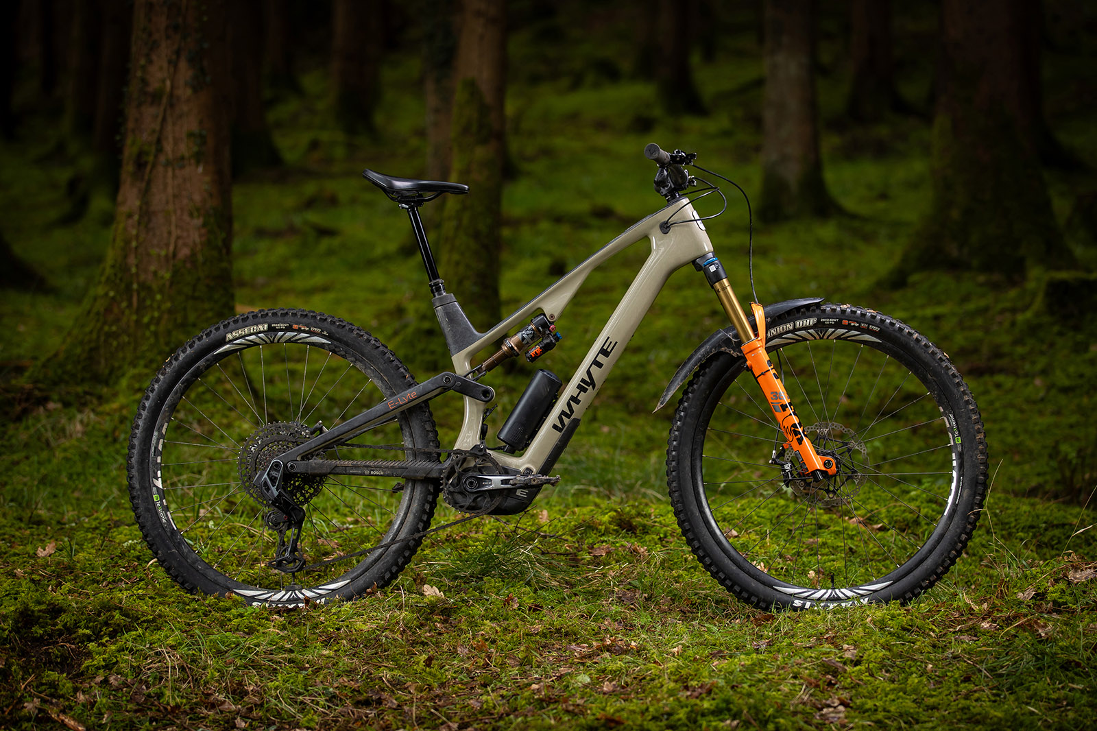 Pack shpt of the Whyte ELyte 150 Works full suspension mountain eBike
