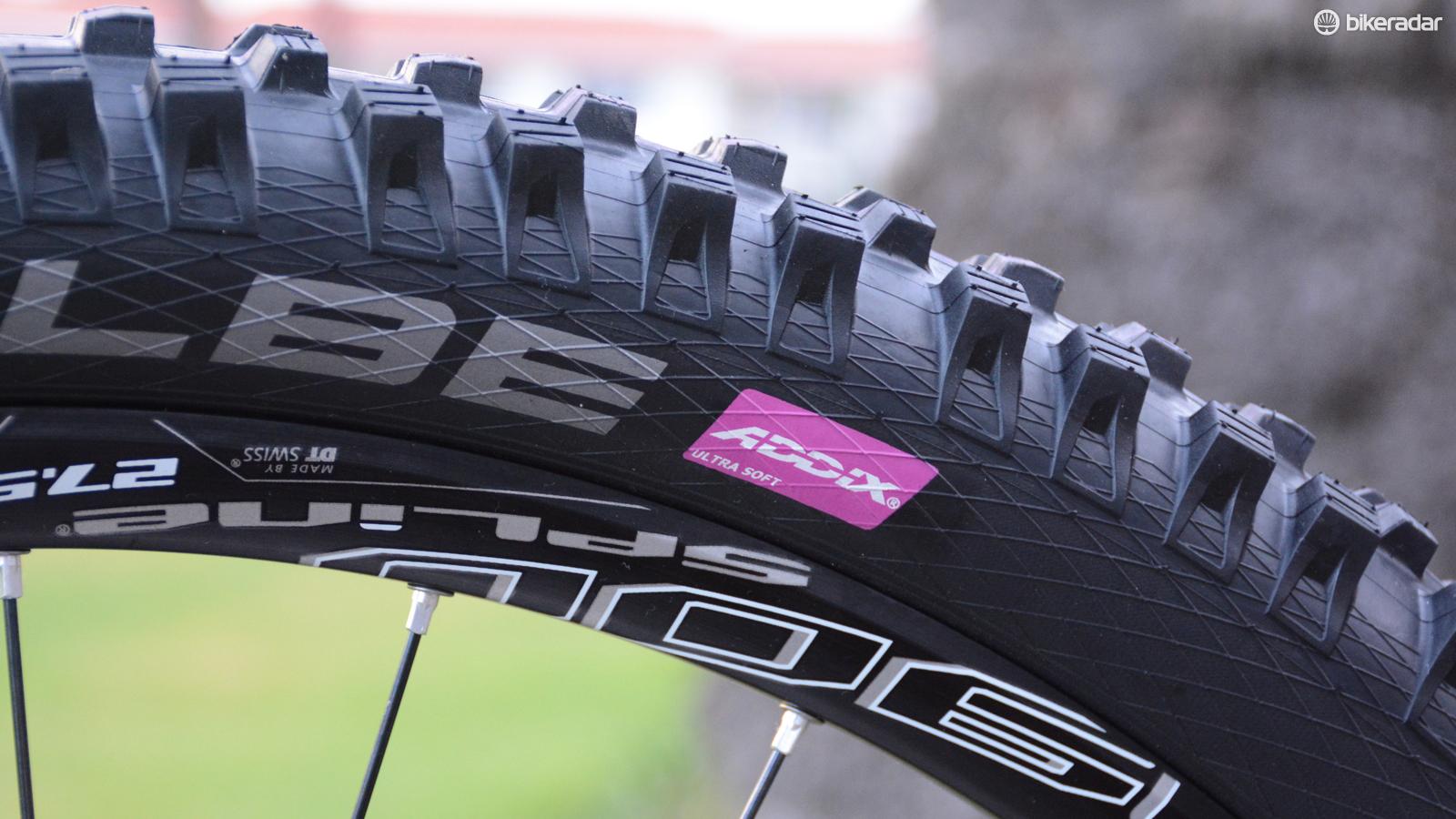 2017-04-18-07.51.50-1492579230886-1ayxqt7agnbeg-520835b Addix Ultra Soft is the enduro and downhill compound found in the Magic Mary and Dirty Dan.