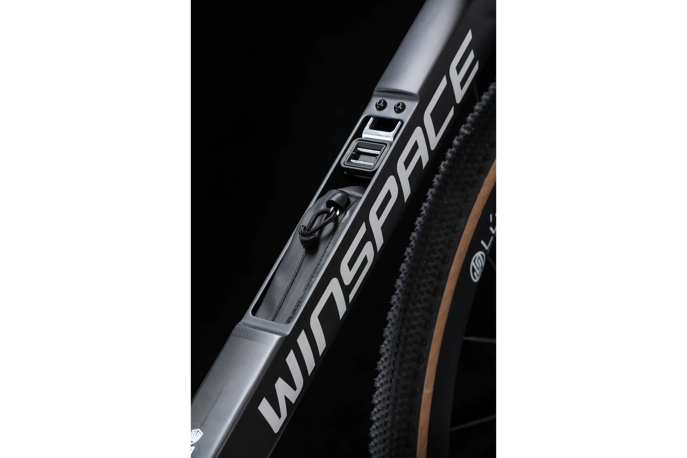 Winspace G5 downtube storage